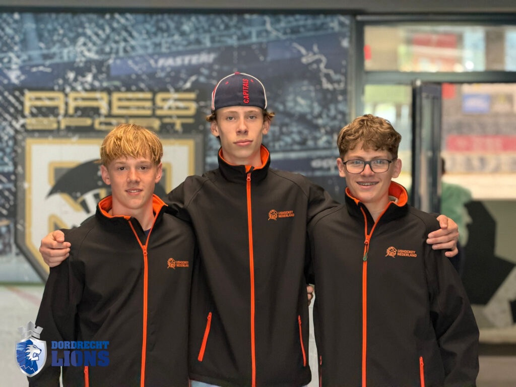 Dordrecht Lions U15-spelers Fedde Kraal en Mason Slond in tenue van Team Nederland tijdens internationaal toernooi in Aosta